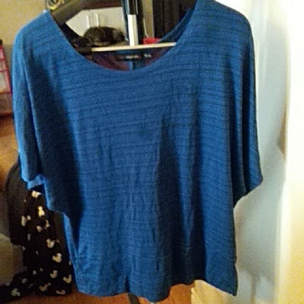 10/$10  Blue Boxy Dolman Sleeve Knit Tee 2X Candy Couture